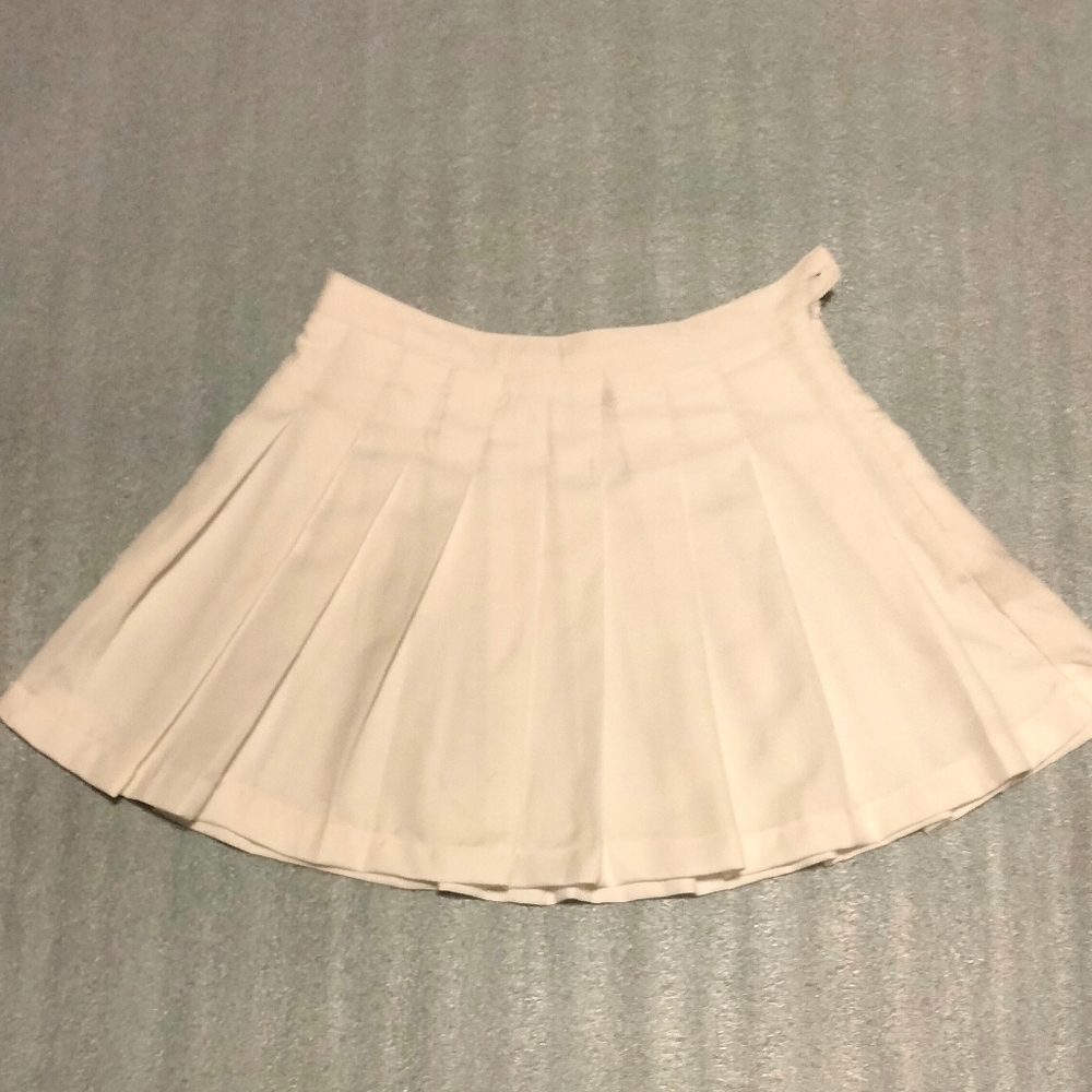 Faded Rose white pleated mini skirt